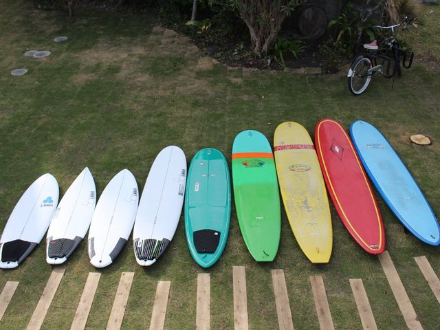 �ŐV�f�U�C���̃T�[�t�{�[�h�����^�����\�ł��B_SURF CITY �{��