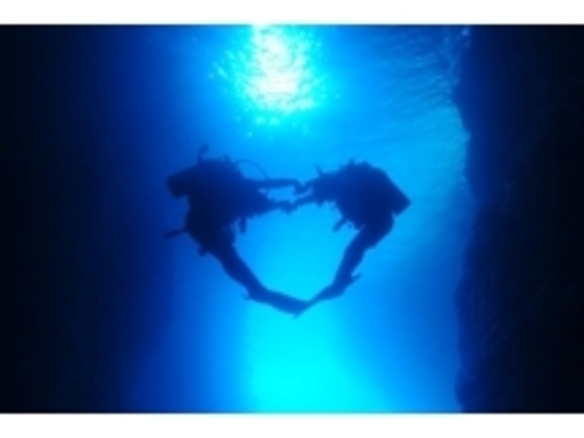 �_��I�̓��A_�X�J�C�E�H�[�J�[