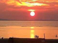 有明浜に沈む夕陽　絶景の写真3