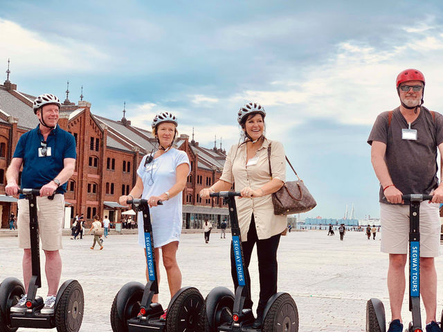 �ԃ����K�̑O���ʂ�܂��I_���l�Z�O�E�F�C�c�A�[