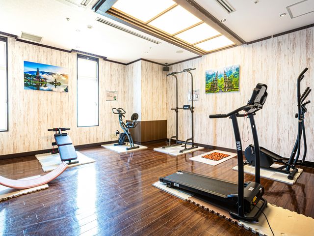 �̂𓮂���������l�����̃~�j�W��_�A���_�̐X ���V�����^���[