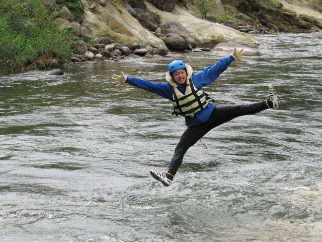 �����ɃW�����v�I_RUSTICA�y���z���B�x�[�X