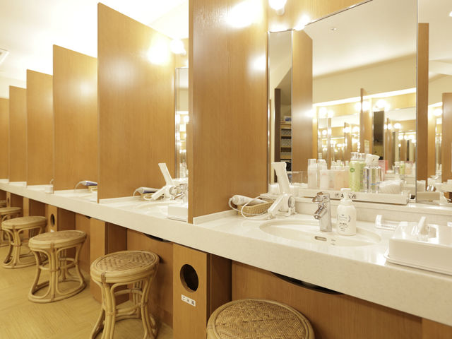 �p�E�_�[���[��_�V����