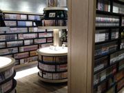 NCebTzeS֋Comic&Books̎ʐ^2