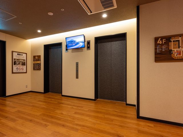 �ٓ��G���x�[�^�[_�����L�F ���t��y��