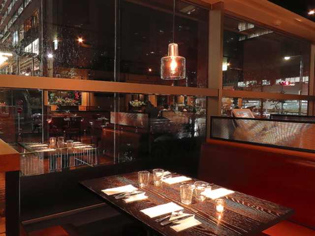 EtMO pbN WOLFGANG PUCK PIZZA BAR AAiX̎ʐ^1