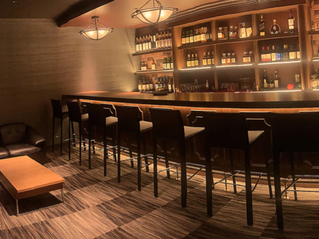 R Whisky bar&cigar̎ʐ^1