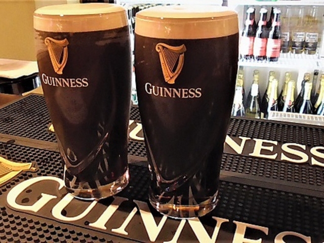 IRISH PUB Peter Cole̎ʐ^1