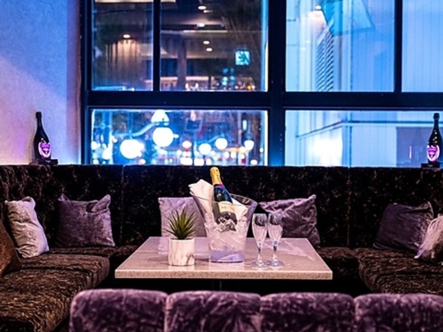 LUXURY BAR MILAS ~X bX̎ʐ^1