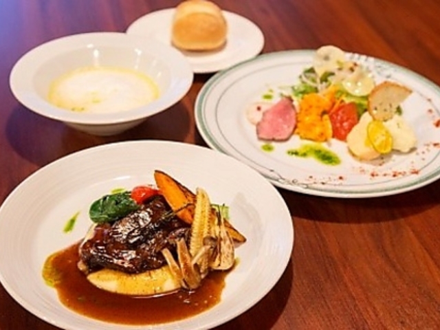 �����V�c Bistro Un Dix �r�X�g�� �A���f�B�X�̎ʐ^1