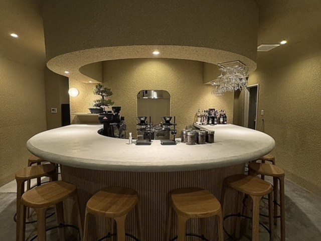 HYOTTOKO COFFEE&WINES �q���b�g�R�R�[�q�[�A���h���C���Y�̎ʐ^1