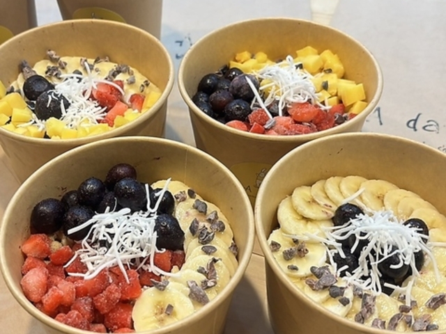 Sun Acai & cafe ˌX̎ʐ^1