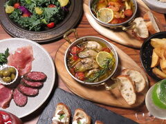 EASAM cafe and bar C[TJtFAho[̎ʐ^1