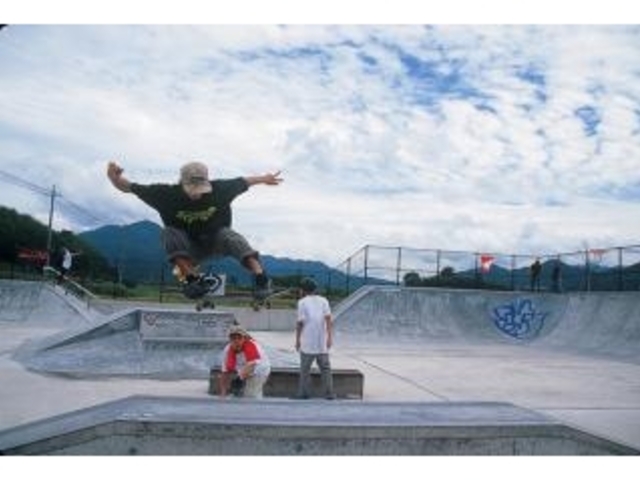 �X�P�[�g�{�[�h��_�����쐅�Ӄv���U�͐����