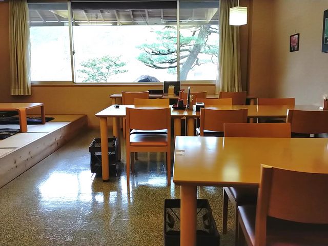 �R������