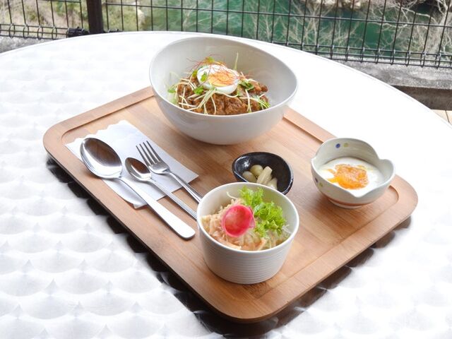 �Ƃ�̑��J�t�F�̎ʐ^1