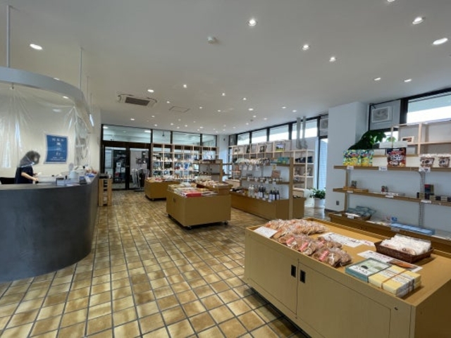 �ɕ��ό����Z���^�[