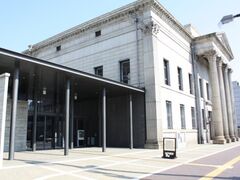 ���l�X�z�[���i�����{��s���R�x�X�j�̎ʐ^1