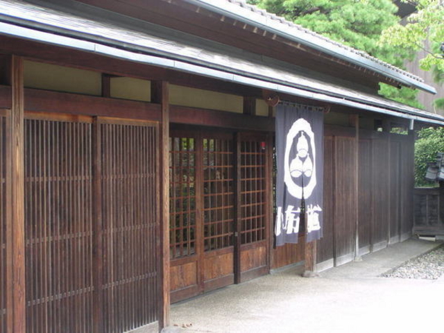 ���z�{��