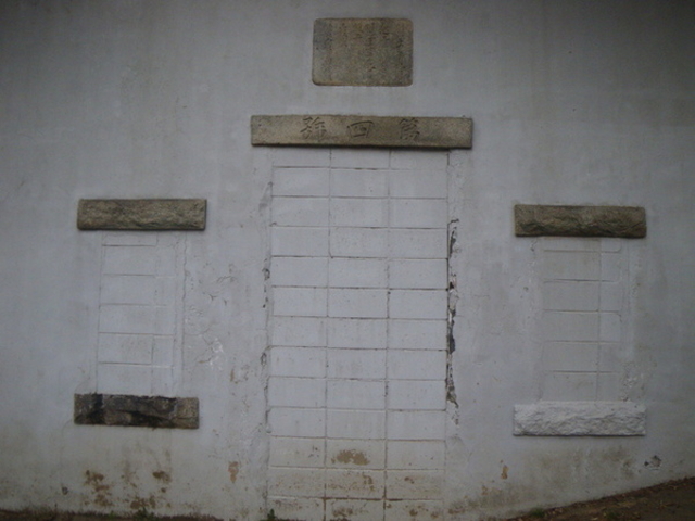 ����R����