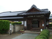 ƂЂ낳̏oΉƘV~̓eʐ^1