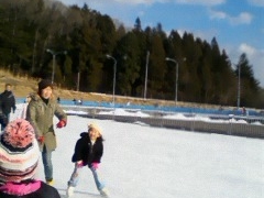 �݂��ҁ[����̓������~�X�P�[�g�Z���^�[�ւ̓��e�ʐ^1