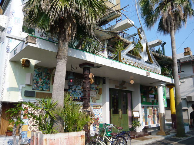 �������́A���쌧����S�ɑ����钬�B���˓��C��ɕ����Ԓ����𒆐S�Ƃ������������̓��X�ō\�������B_��������