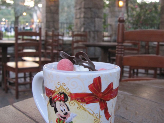 �U���r�[�j�E�u���U�[�Y�E���X�g�����e�̃N���X�}�X����̃X�[�x�j�A�J�b�v�t���̃N�����x���[���[�X_�����f�B�Y�j�[�V�[(R)