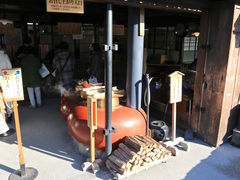 ��ڂ���̐ԕ��{�X�ւ̓��e�ʐ^1