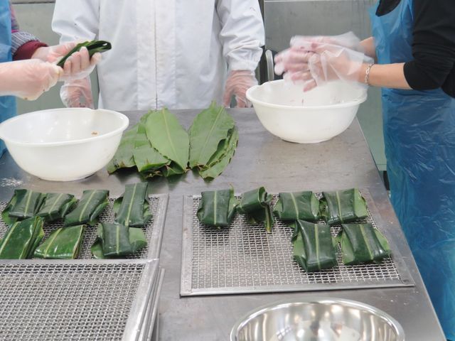 �s�˂��݂������ɕ��_�������X����C�H�[