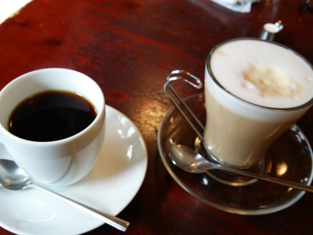 uhR[q[ƃJtFI_CAFEfMUSTACHE@JtF }X^V