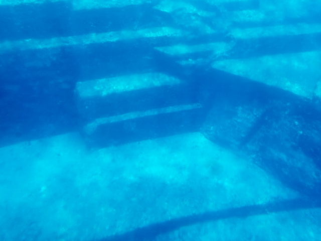 ��Ղ��Ƃ悶�o��ɂ��傫������Βi�B_�^�ߍ��C����