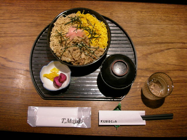 ΂̓VقނႫE{X̓eʐ^1