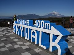 ʂ̎OXJCEH[Nւ̓eʐ^1