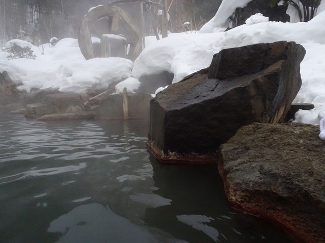 雪の露天風呂_やわらぎの里　豊平峡温泉