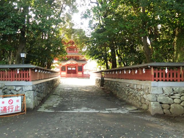 �E�_�ЎQ���B���ʂɘO��A�E�ɂ͈ɐ��{_�E�_��