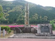 NXElEr̓̉w ҋXF̓eʐ^1