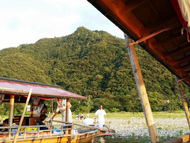 ���݂���Ɩڂ̑O�ɋ��؎R�̗΂��S�����Ă���܂�_���ǐ�L���ϗ��D