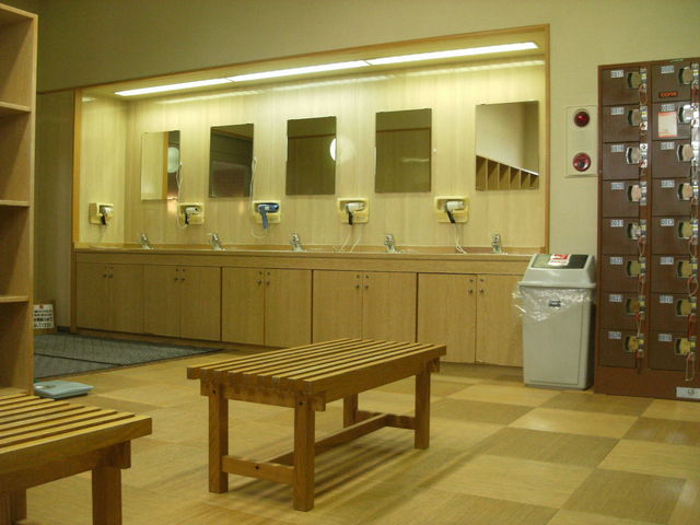 �F�̈Ⴄ�^�񒆂̃h���C���[�����p�i���i_�̂̓�