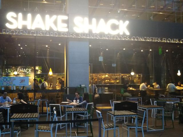 rg`jdrg`b_VFCNVbN ۃtH[X iSHAKE SHACKj