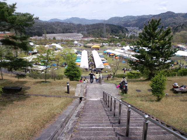 �M�y��Ǝs_���ꌧ�����|�̐X