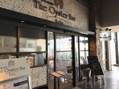 SHIÑU ICX^[o[ _ The Oyster Bar Kobeւ̓eʐ^1