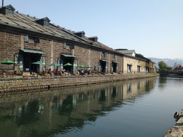 ���M�^�͂ƐΑ��q�ɌQ_�^�͂ƐΑ��q�ɌQ