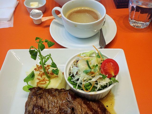 {[~[łB_]JCU[ ߓSׂ̃nJX^[ٓX