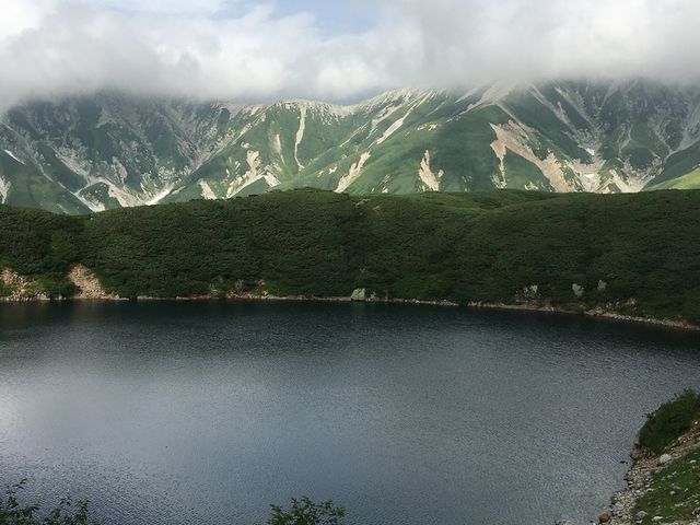 �f���炵���i�F_�݂��肪�r