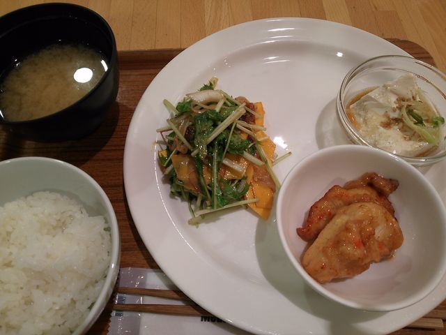 񂿂񂳂meal MUJI gX̓eʐ^1