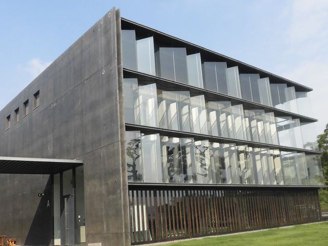 �B_�a�̂̉Y�A�[�g�L���[�u