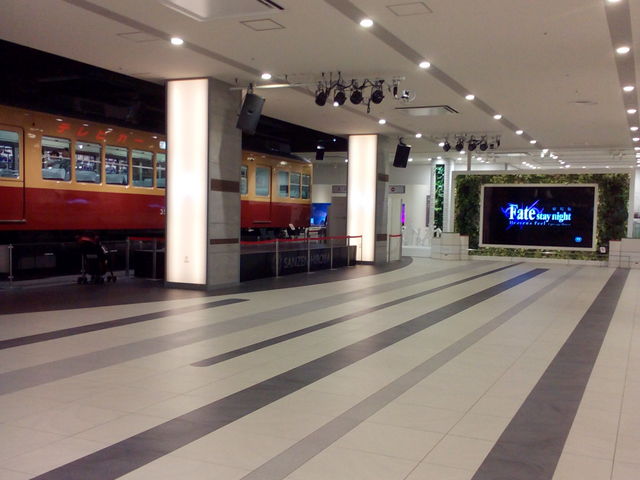 �d�Ԃ̂���sanzen�L��ŃC�x���g�Ȃǂ����X�s���Ă��܂��B_KUZUHA MALL