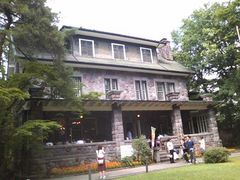 ���`����̐��m���� �����̊قւ̓��e�ʐ^1