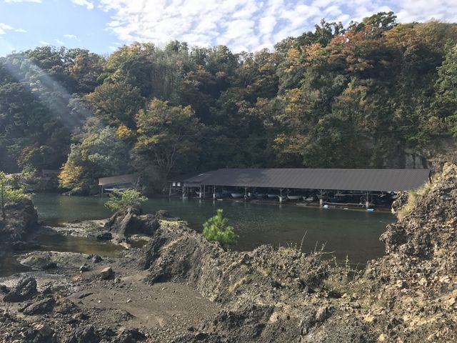 ��̌i��_��̌��𗬊�